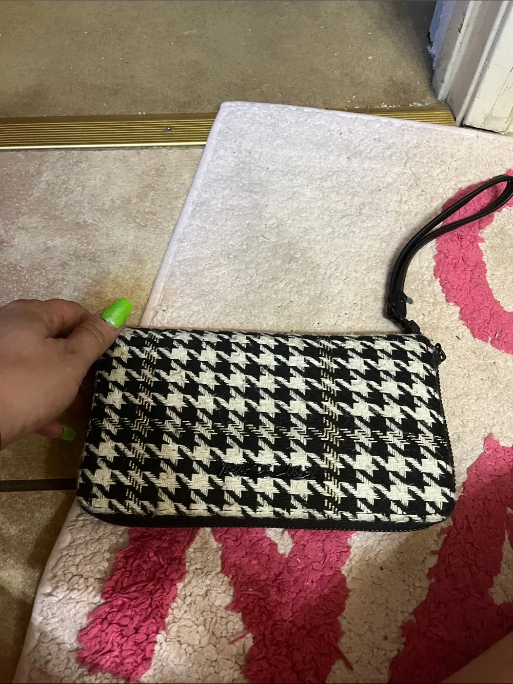Classic Houndstooth Zip Clutch Wristlet - Black & White